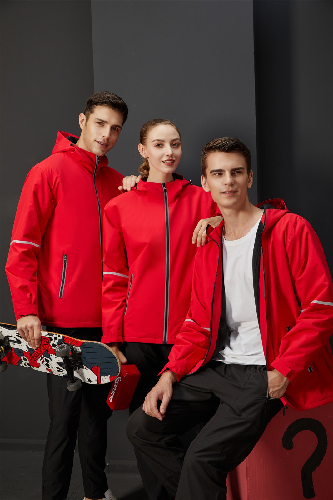 運(yùn)動(dòng)休閑沖鋒衣模特上身展示圖 運(yùn)動(dòng)休閑沖鋒衣模特上身展示圖